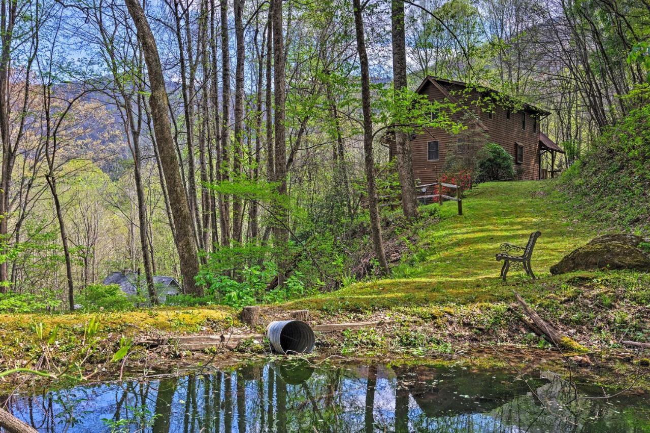 Spacious Maggie Valley Cabin With Hot Tub And Mtn View Екстериор снимка